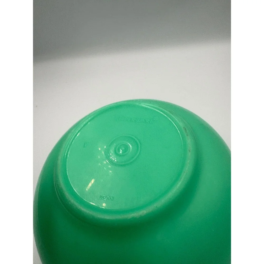 Vintage Tupperware Green Wonderlier Bowl 1424-3 Made in‎ USA Mixing Storage Bowl